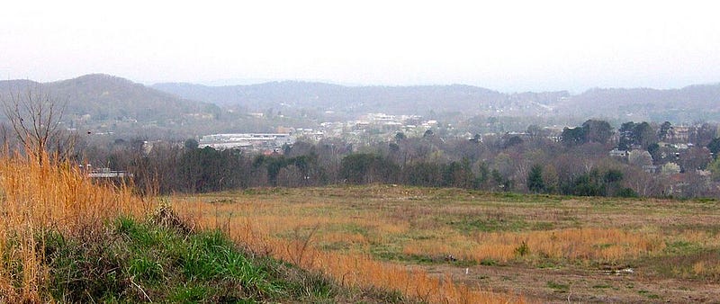 A serene landscape in Oak Ridge, Tennessee